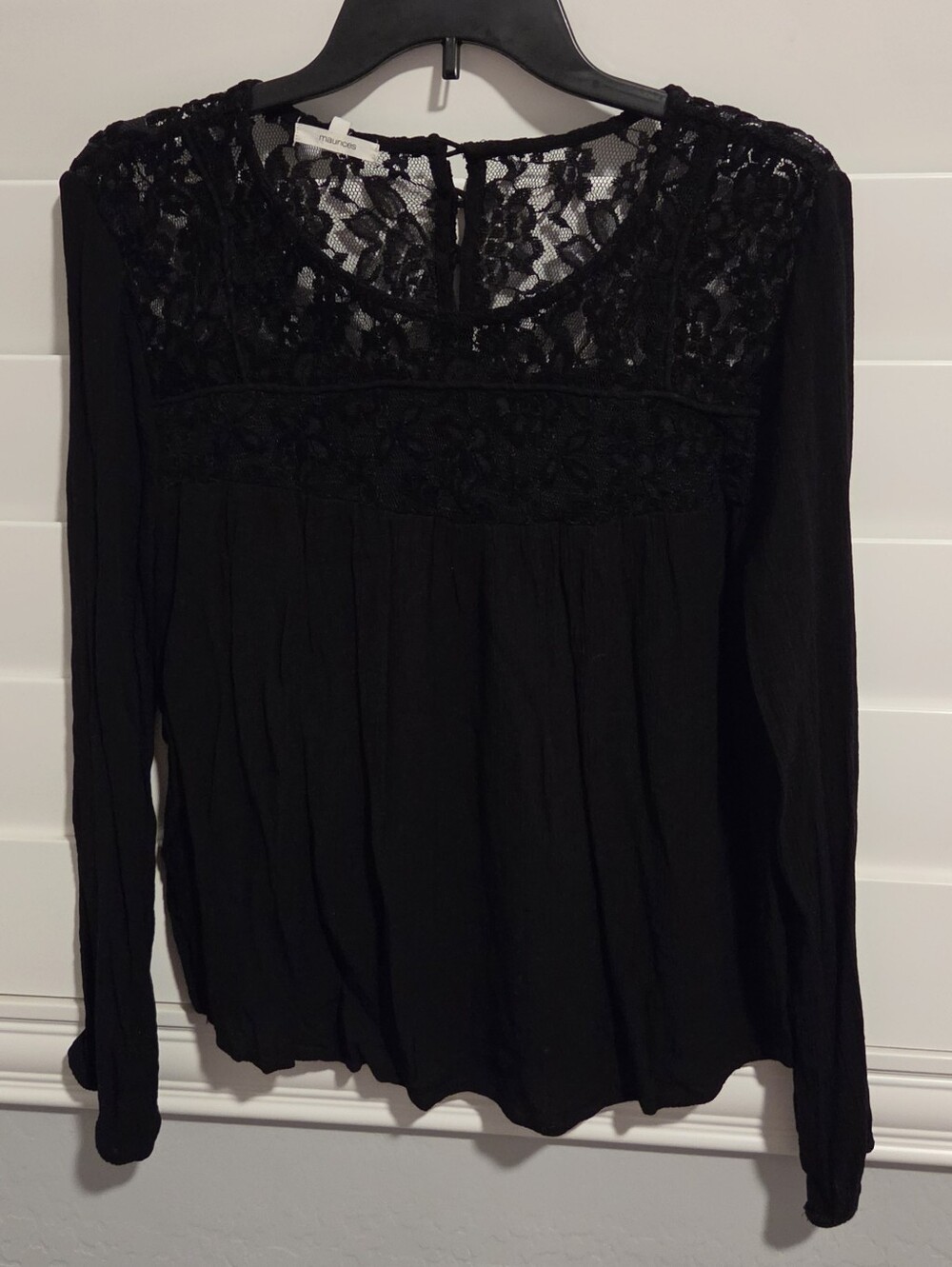 Black Lace Yoke Long-Sleeve Women's Top